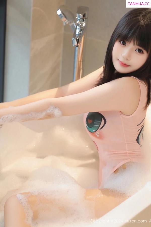   [XiuRen]高清写真图 2024.04.25 No.8446 徐若兮 美腿性感第13张图片